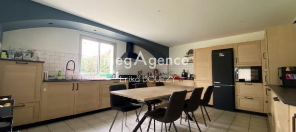 7 bedrooms Castles in Yzernay, France No. 337664 7