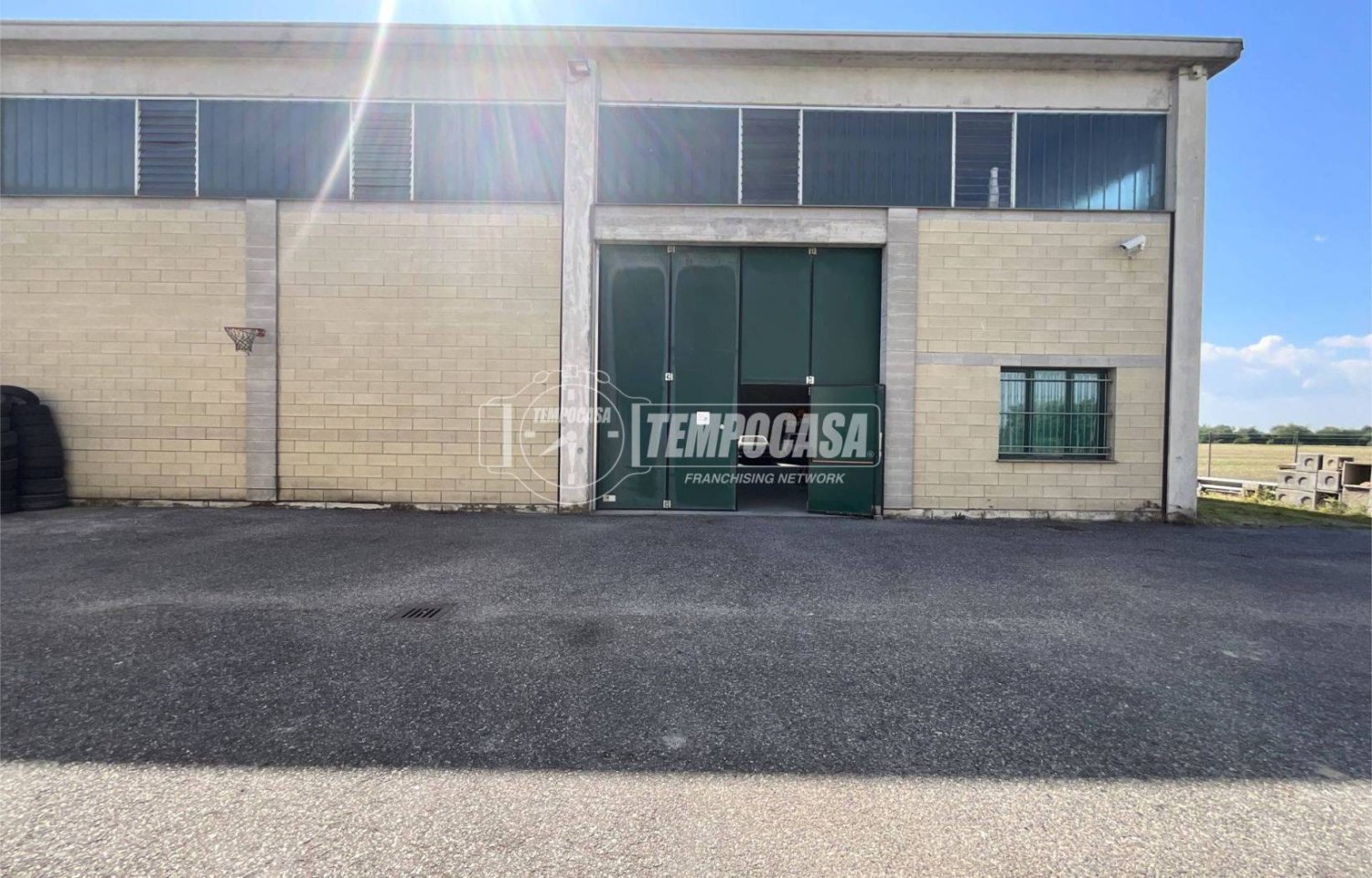 400m² Warehouse in Gualtieri, Italy No. 338818