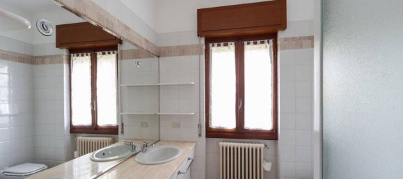 3 bedrooms Villa in Sirtori, Italy No. 263566 18