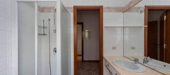 3 bedrooms Villa in Sirtori, Italy No. 263566 20