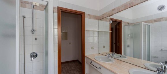 3 bedrooms Villa in Sirtori, Italy No. 263566 19