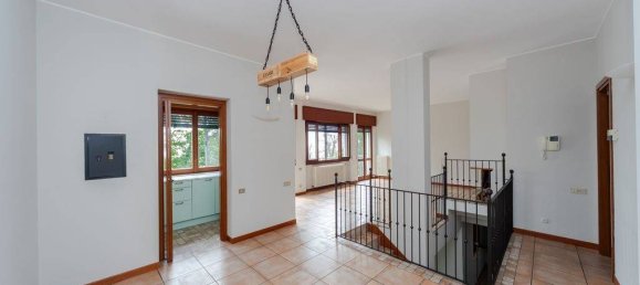 3 bedrooms Villa in Sirtori, Italy No. 263566 10