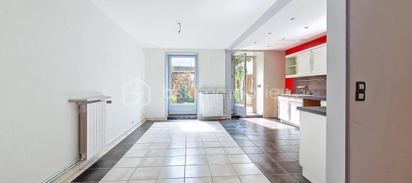 Villa de 4 dormitorios en Varces-Allieres-et-Risset, France No. 198995 8