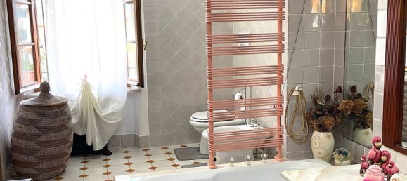 8 bedrooms Villa in Lucca, Italy No. 372015 9