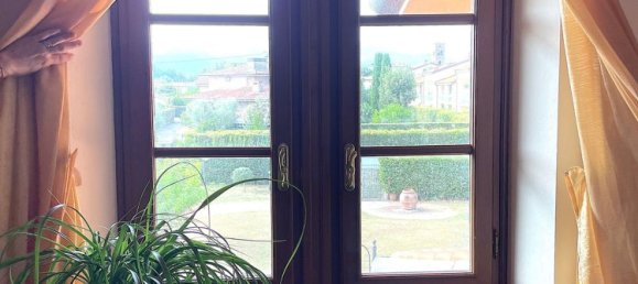8 bedrooms Villa in Lucca, Italy No. 372015 10