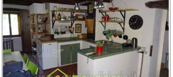 5 rooms Apartment in Pennabilli, Italy No. 11477 6