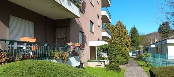 4-salle Appartement à Induno Olona, Italy No. 2331 3