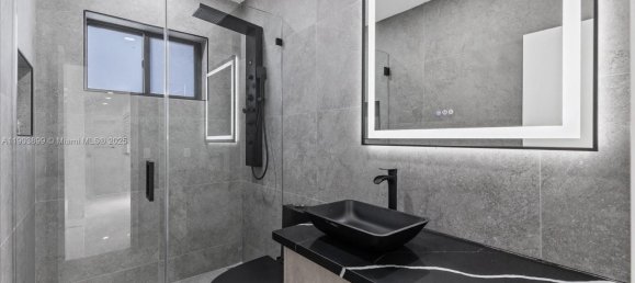 5 Schlafzimmer Villa in Miami, USA, Nr. 614241 16