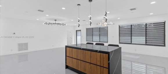 5 Schlafzimmer Villa in Miami, USA, Nr. 614241 28