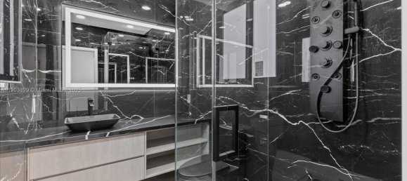5 Schlafzimmer Villa in Miami, USA, Nr. 614241 12