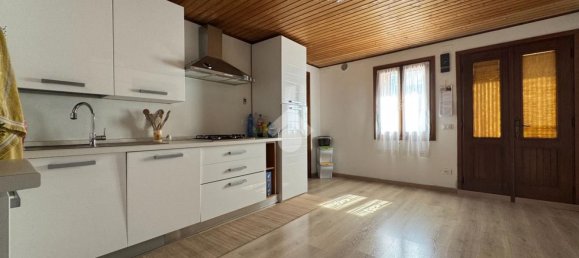 6 rooms House in Vittorio Veneto, Italy No. 263901 17