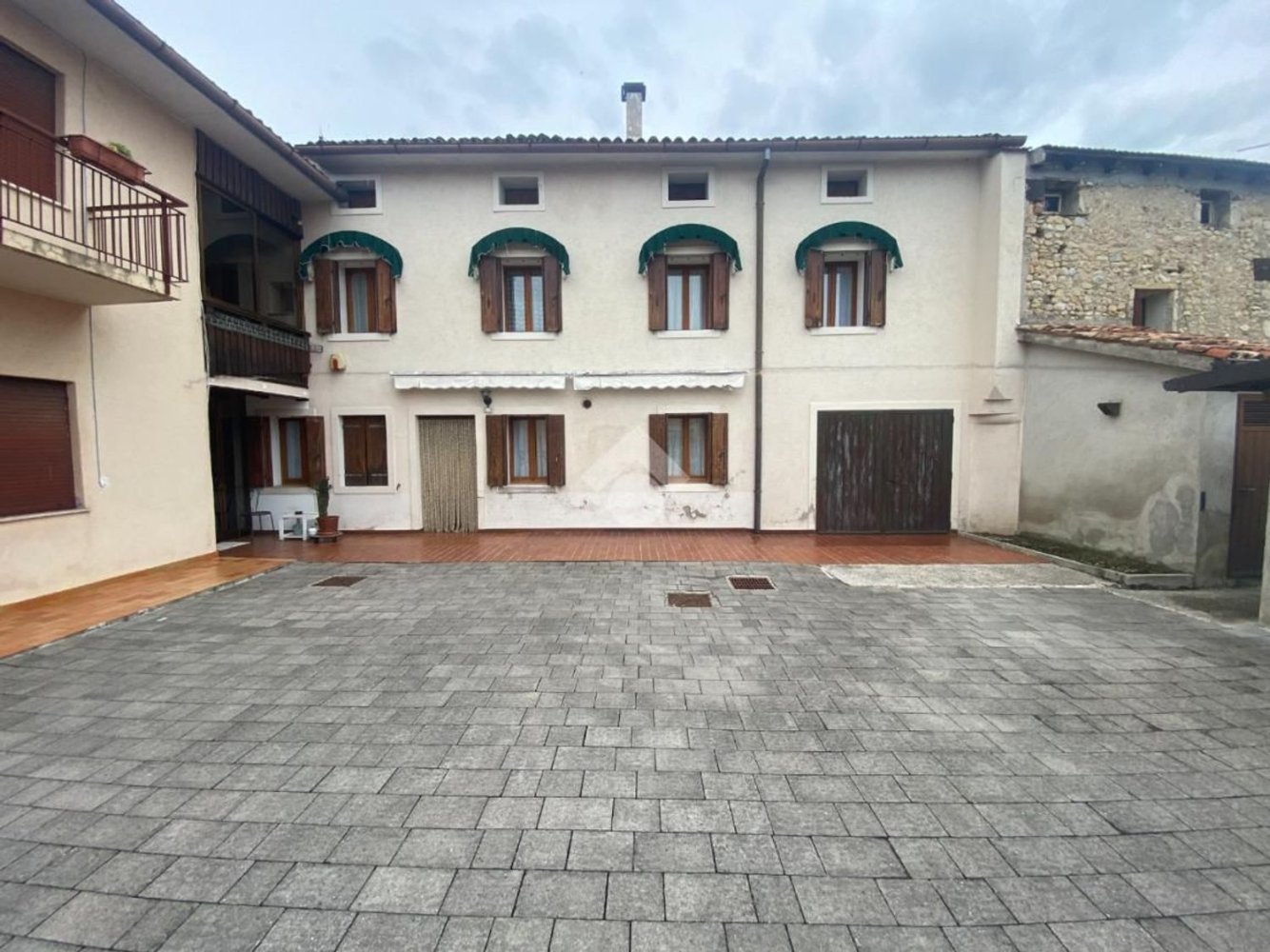 6 rooms House in Vittorio Veneto, Italy No. 263901