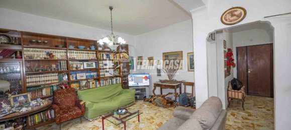 Apartamento de 4 habitaciónes en Messina, Italy No. 169381 6