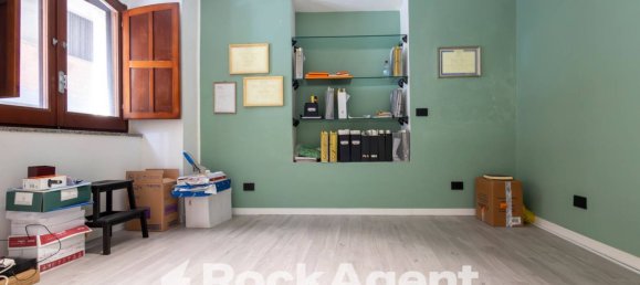 27m² Warehouse in Catanzaro, Italy No. 303658 2