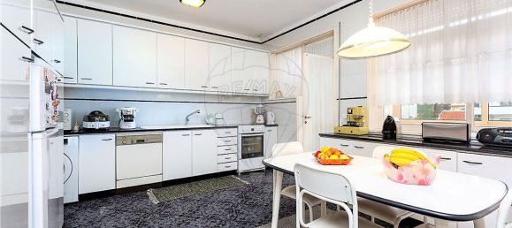 5 bedrooms Apartment in Porto, Portugal No. 37611 7