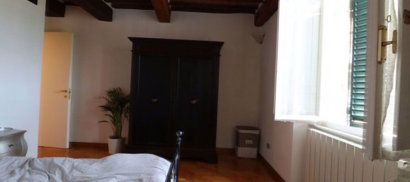 3-salle Appartement à Siena, Italy No. 8810 5