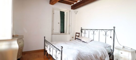 3-salle Appartement à Siena, Italy No. 8810 9