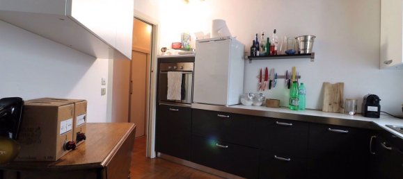 3-salle Appartement à Siena, Italy No. 8810 12