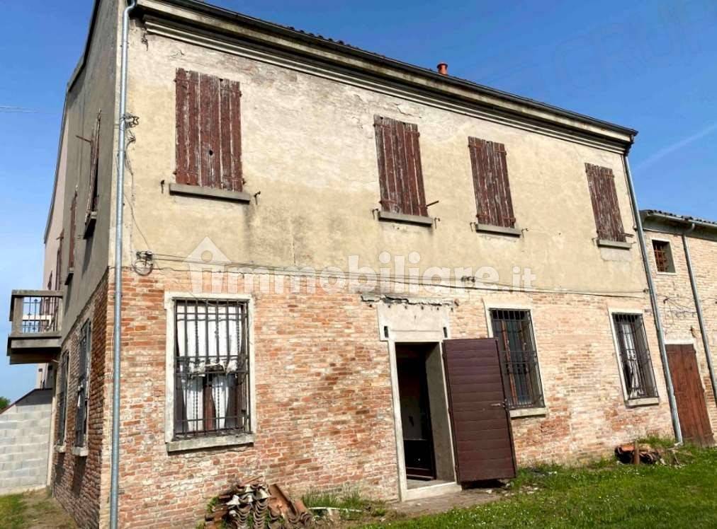 4 bedrooms House in Ferrara, Italy No. 283588