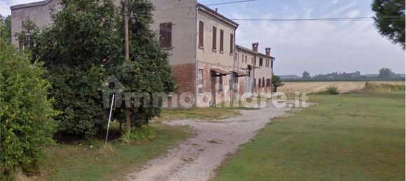 4 bedrooms House in Ferrara, Italy No. 283588 10