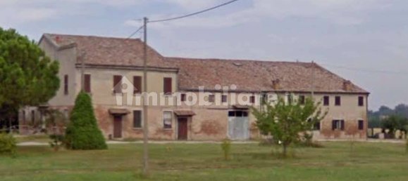 4 bedrooms House in Ferrara, Italy No. 283588 6