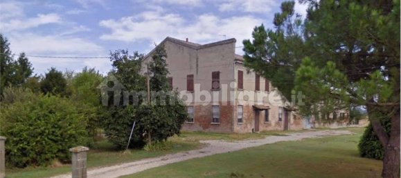 4 bedrooms House in Ferrara, Italy No. 283588 11