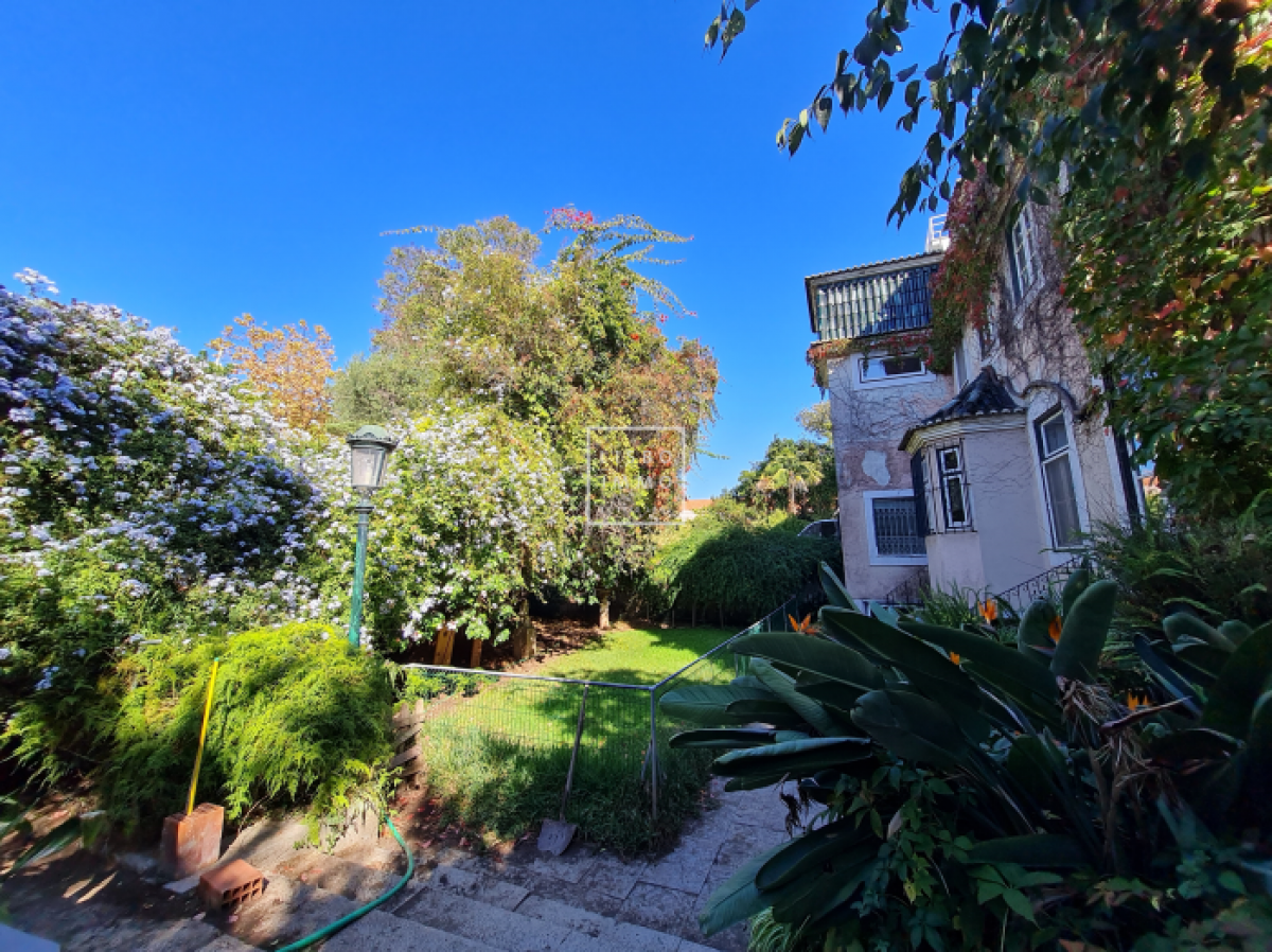 10 bedrooms House in Lisbon, Portugal No. 5860