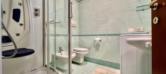 Apartamento de 2 dormitorios en Desenzano del Garda, Italy No. 381896 4