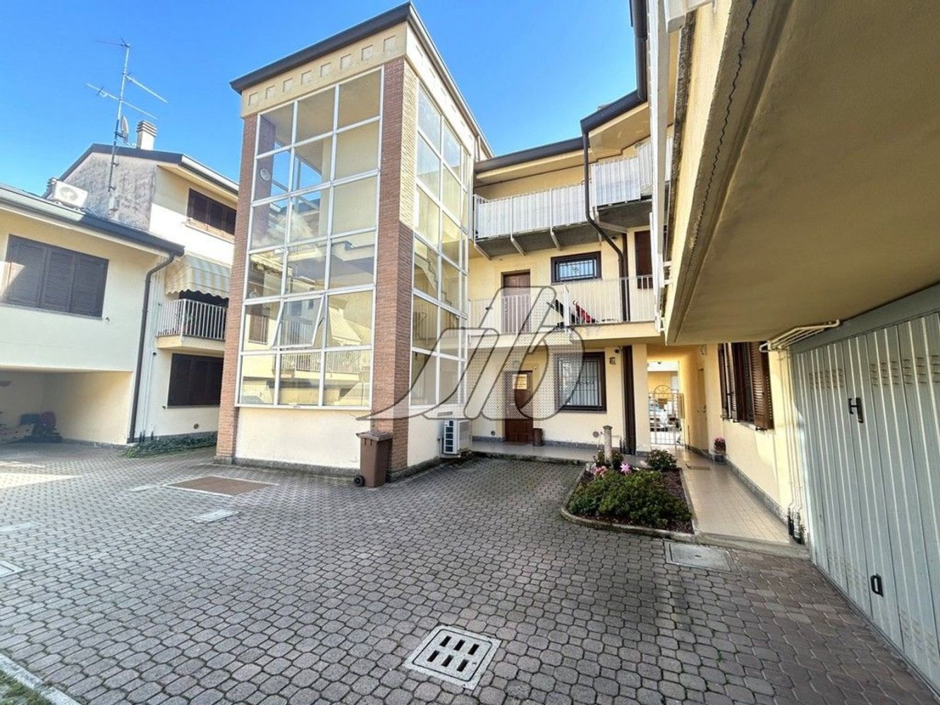 2 bedrooms Apartment in Paderno Dugnano, Italy No. 366472