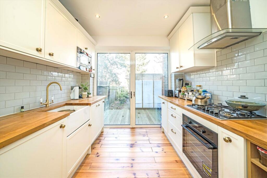 1 bedroom Apartment in Acton, United Kingdom No. 10032