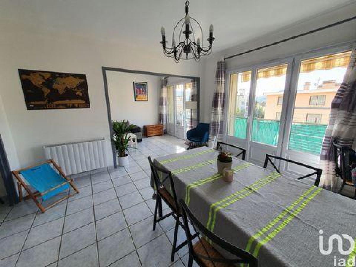 Apartamento com 3 quartos em condomínio em Hyeres, France N.º 16504
