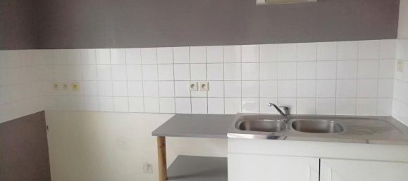 2 bedrooms Apartment in Laon, France No. 75992 7