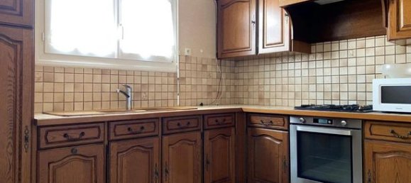 4 Schlafzimmer Haus in Laval, France, Nr. 305346 2