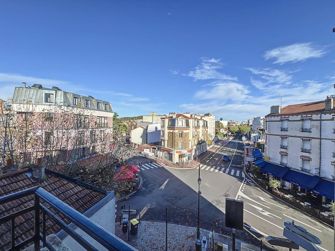 3 chambres Appartement à Suresnes, France No. 170429