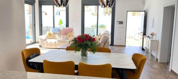 3 bedrooms House in Alicante, Spain No. 183613 4