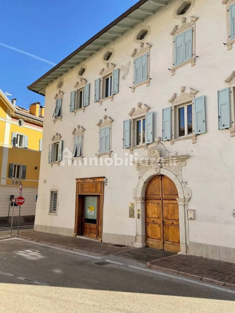 65m² Office in Mezzolombardo, Italy No. 325391