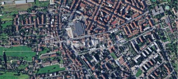 1 room Garage in Florence, Italy No. 331222 7