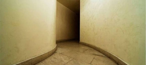 1 room Garage in Florence, Italy No. 331222 2