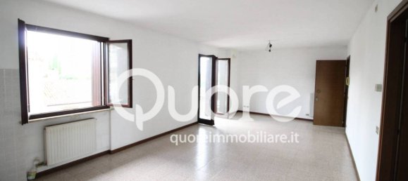 3 bedrooms Apartment in Udine, Italy No. 338729 10