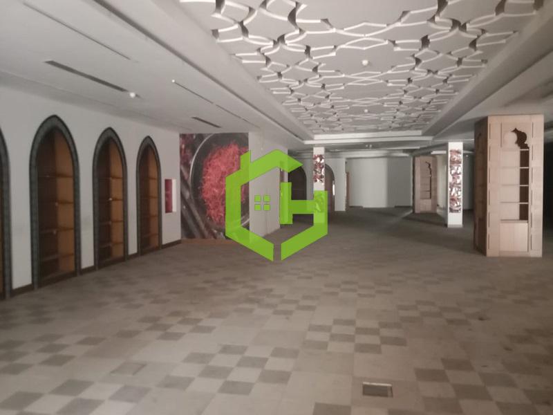 Loja em Al Garhoud, UAE 1896.1 m² N.º 21917