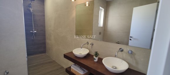 3 Schlafzimmer Stadthaus in Luqa, Malta, Nr. 7933 20