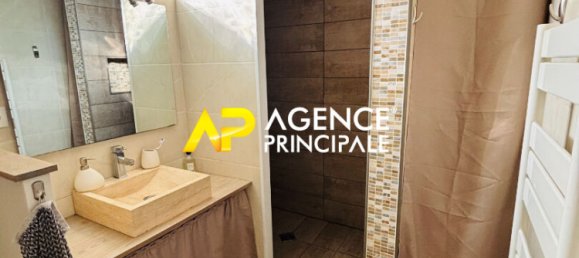 Casa de 3 dormitorios en Bezons, France No. 133357 11