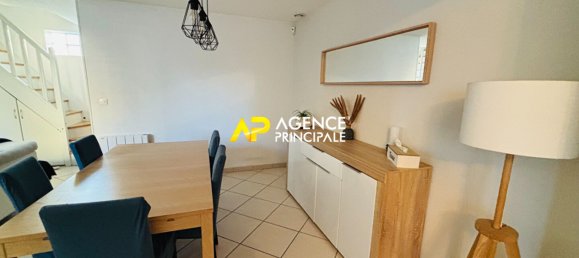 Casa de 3 dormitorios en Bezons, France No. 133357 3