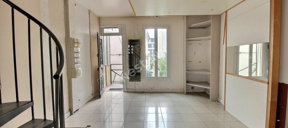 2 bedrooms House in Bagnolet, France No. 298918 2