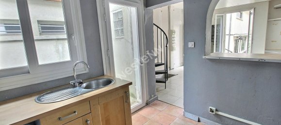 2 bedrooms House in Bagnolet, France No. 298918 3