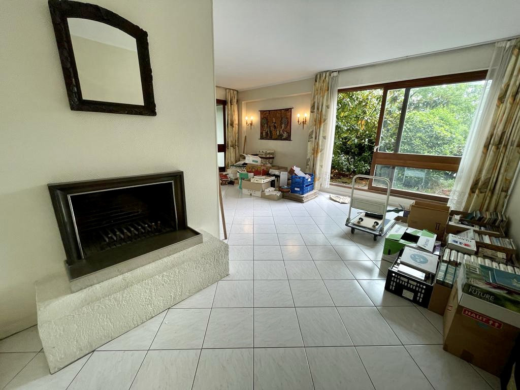 Apartamento de 3 dormitorios en Yvelines, France No. 171549