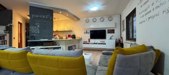 3 rooms Duplex in Albano Laziale, Italy No. 121779 2