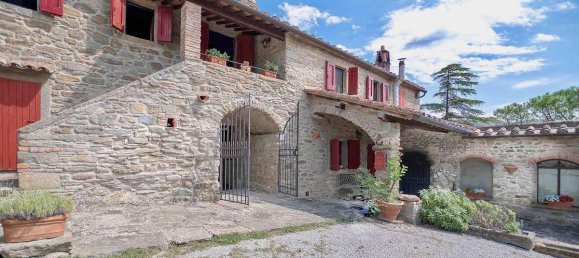 Дом с 12 спальнями в Кортона, Италия № 201 2