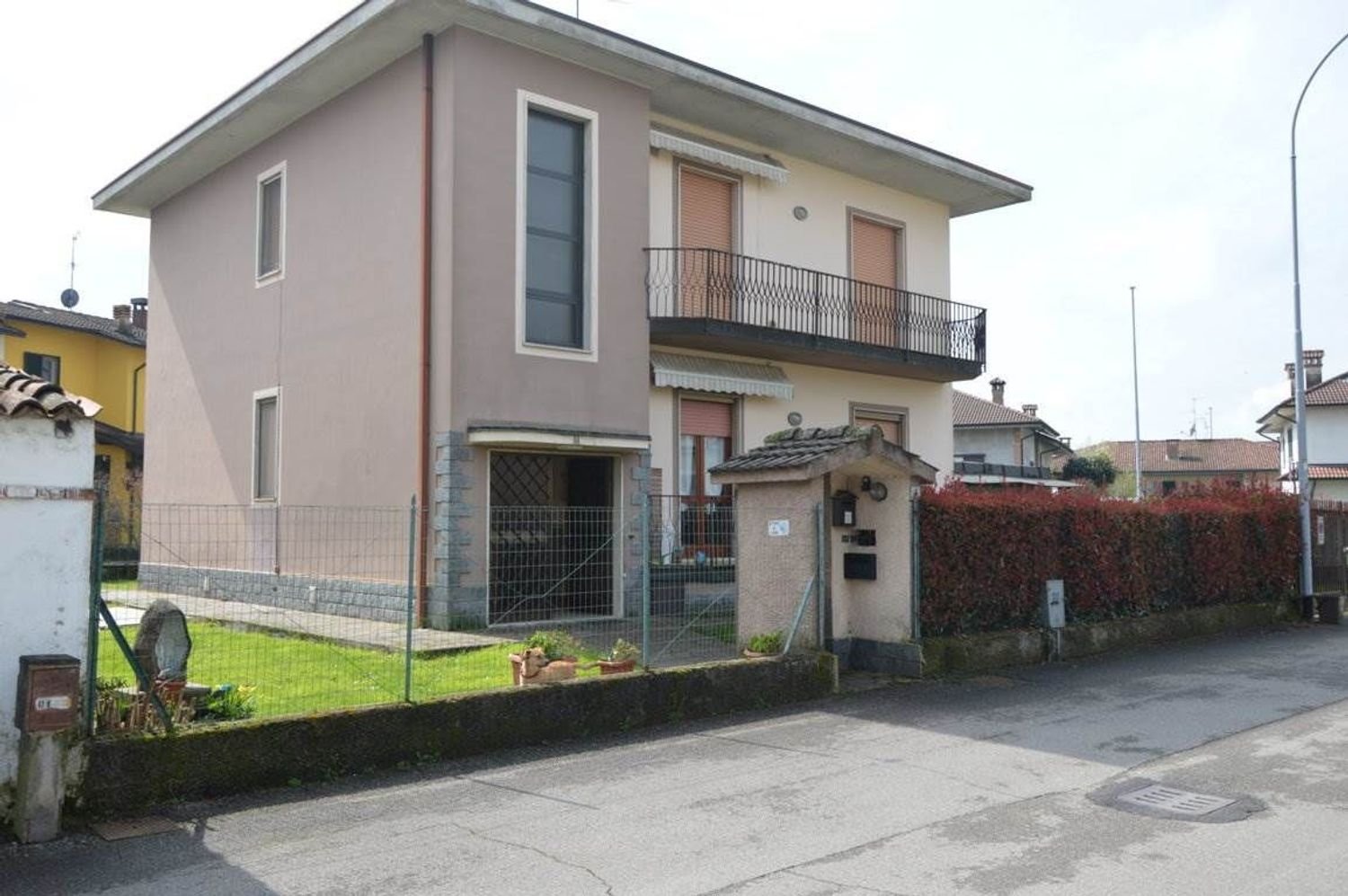 Villa de 6 habitaciónes en Massalengo, Italy No. 4205