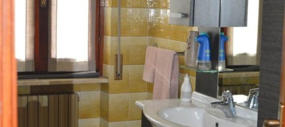 Villa de 6 habitaciónes en Massalengo, Italy No. 4205 15